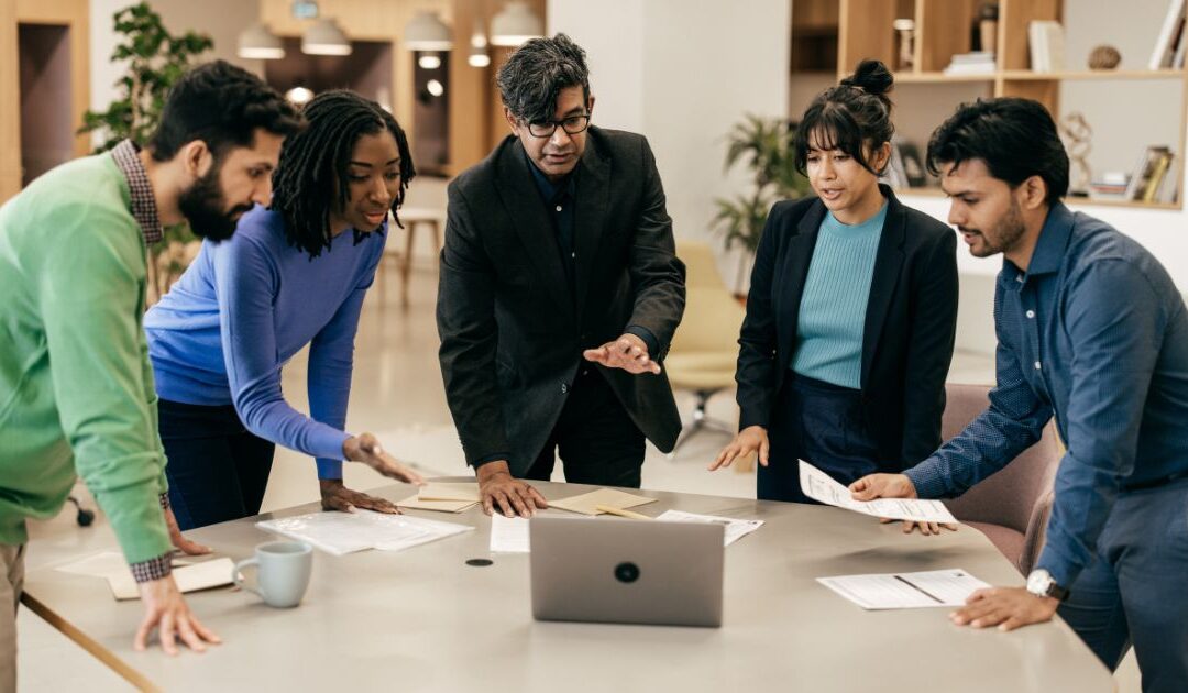 Cómo la inteligencia artificial transforma encuestas en decisiones clave