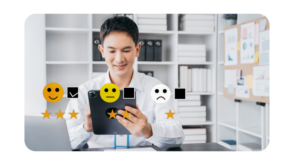 Persona respondiendo encuesta