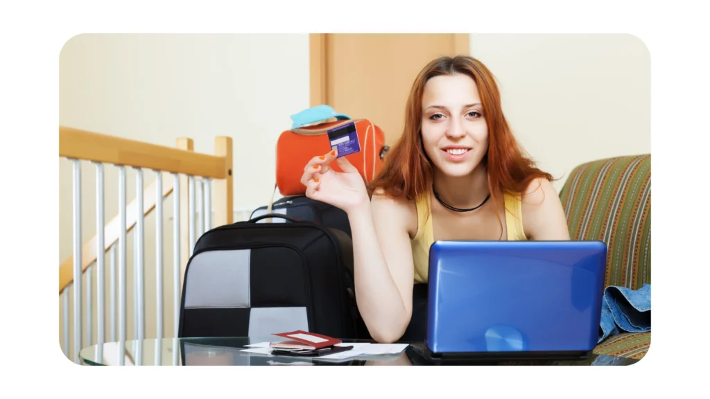 Mujer comprando pasajes