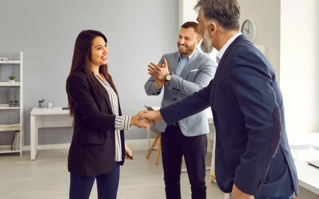 Cómo felicitar al equipo de la manera correcta: un libro de jugadas